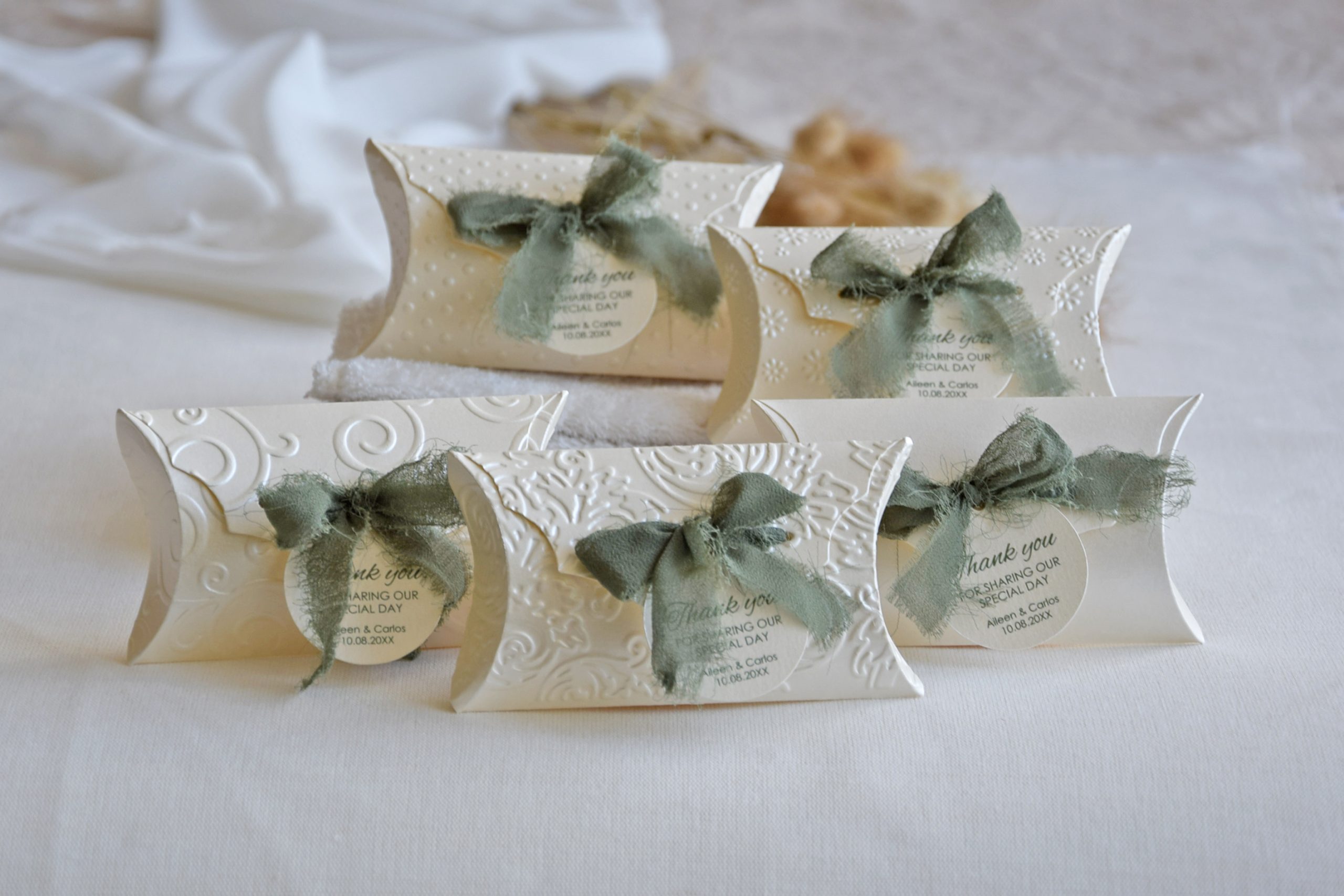 Vienna | Ivory Favor Boxes with Chiffon Ribbon (Set of 5)