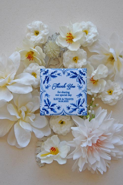 Amália - Ceramic Tile Favor with Magnet - Lusíadas Collection